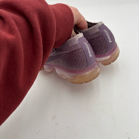 Nike Women's 7.5 Violet Dust Purple Flyknit Lace Up Sneakers - Picture 6 of 7